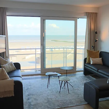 In Belgium Near The Seaside, Cleaning Included 아파트 *
