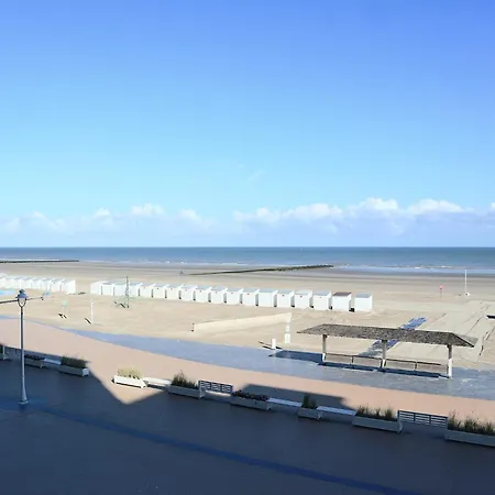 In Belgium Near The Seaside, Cleaning Included 아파트 *